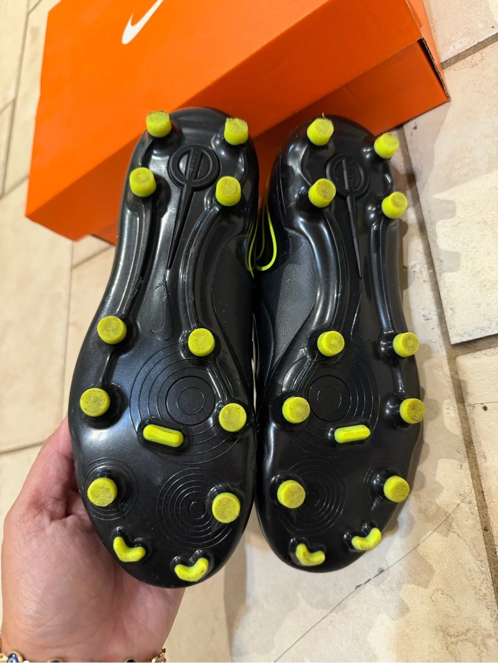 Nike Black Kids Athletic Lace-Up Soccer/Cleat Shoes